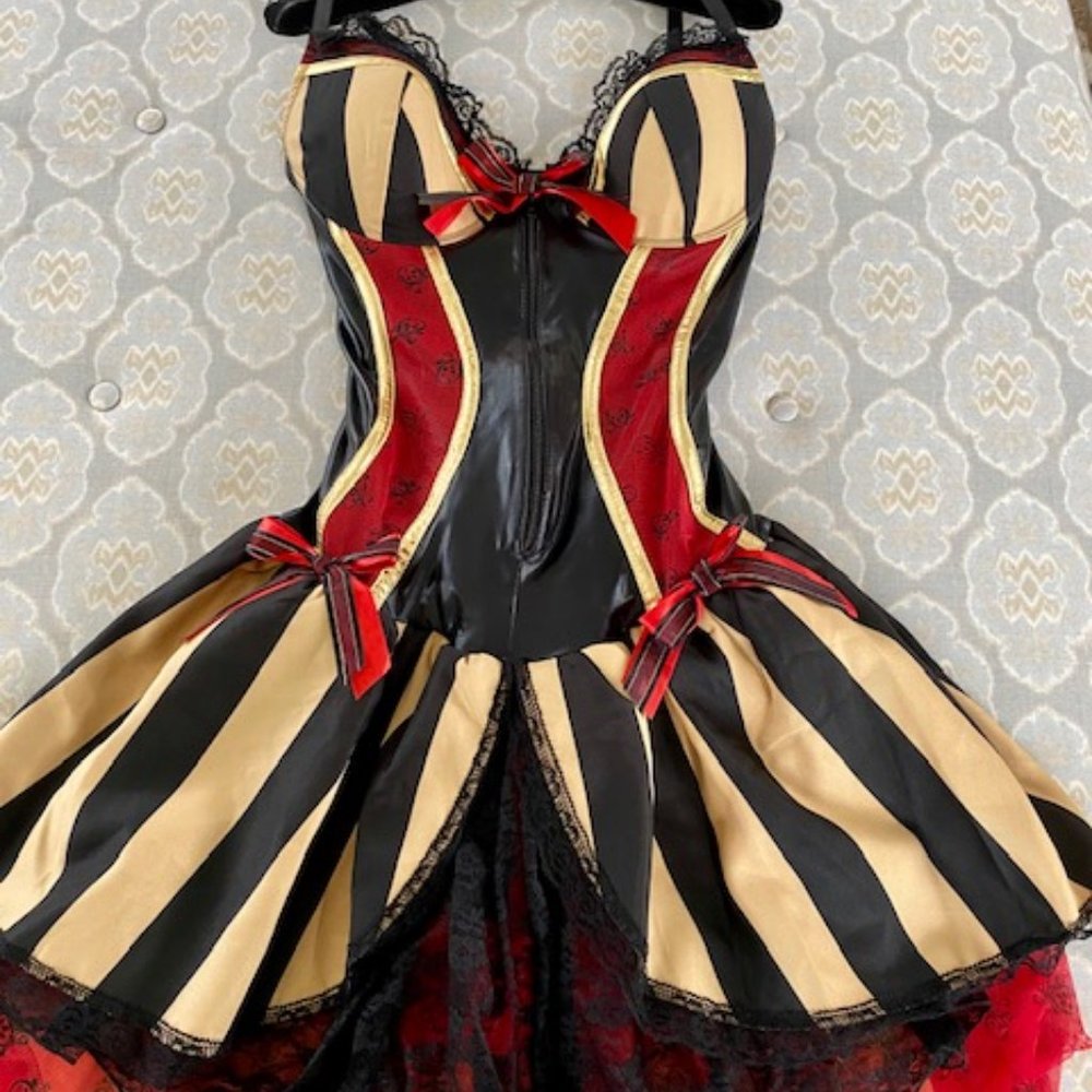 Flattering Body Shaper Pirate Costume